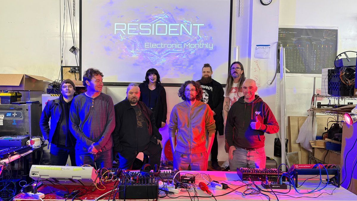Resident Electronic Monthly — group with modular synthesizers
